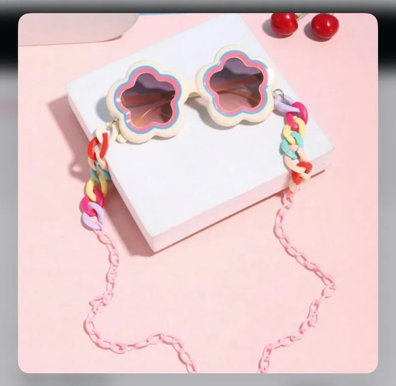 Kids’ Flower-Shaped Sunglasses with Rainbow Chain – Pastel Gradient Lenses