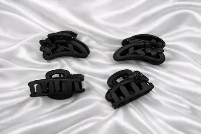 Black Hair Claw Clip Elegant Design One Piece Medium Size