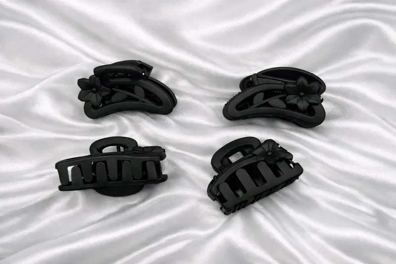 Black Hair Claw Clip Elegant Design One Piece Medium Size